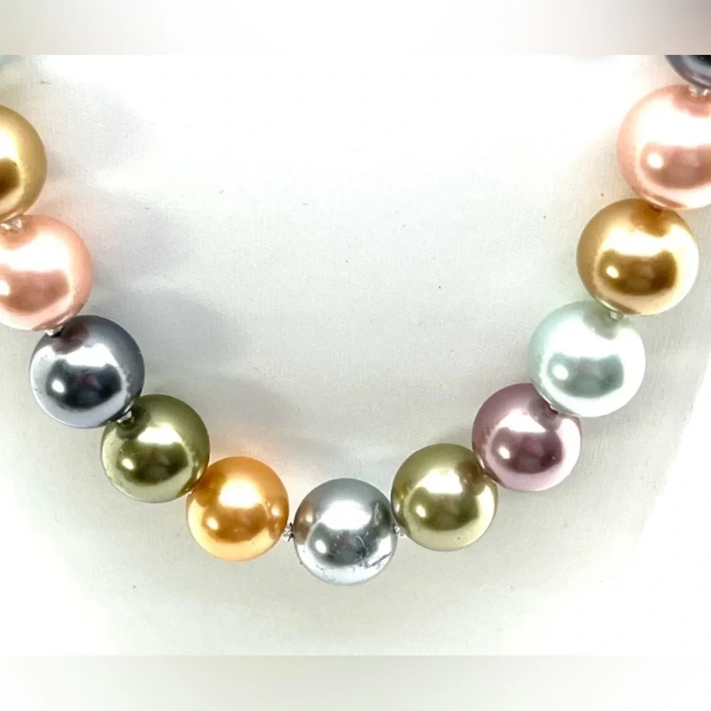 Kenneth Jay Lane 2009 Inaugural Simulated Pastel Pearl Necklace Signed Vintage